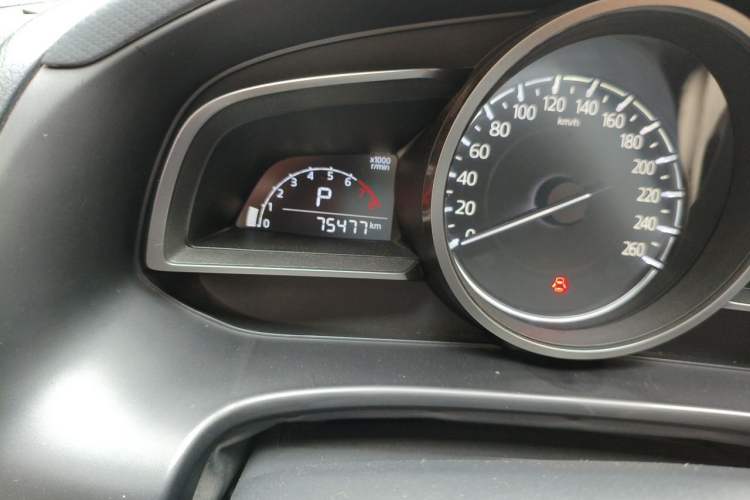 Used Mazda 3 Axela 2017 Sedan 1.5L Automatic Comfort Model Emission Standard China V Odometer Close Up