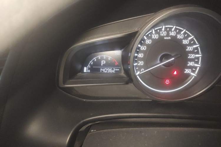 Used Mazda 3 Axela 2017 Sedan 1.5L Automatic Comfort Model Emission Standard China V Odometer Close Up