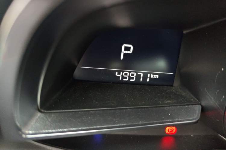 Used Mazda 3 Axela 2017 Sedan 2.0L Automatic Flagship Model China V Standard Odometer Close Up