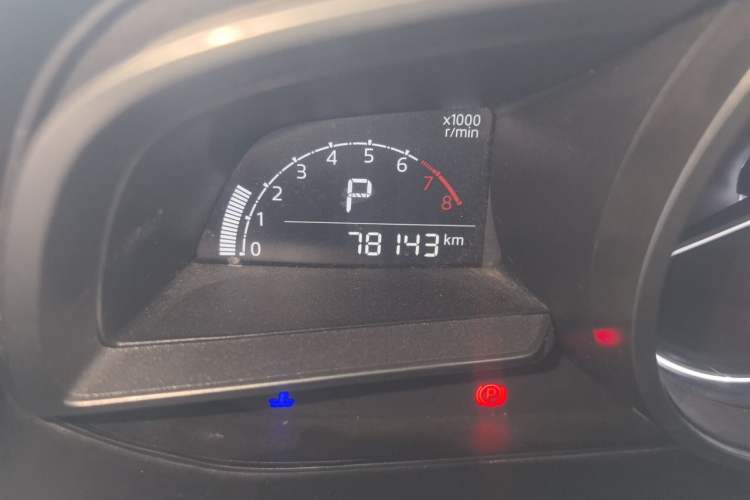 Used Mazda 3 Axela 2017 Hatchback 1.5L Automatic Luxury Model Emission Standard China V Odometer Close Up