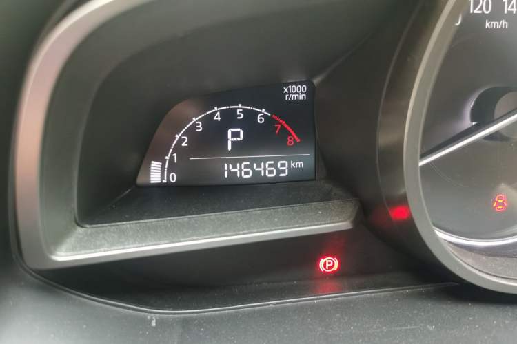 Used Mazda 3 Axela 2017 Sedan 1.5L Automatic Luxury Model China VI Standard Odometer Close Up
