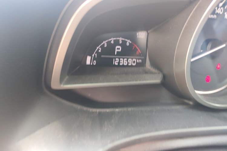 Used Mazda 3 Axela 2017 Sedan 1.5L Automatic Comfort Model Emission Standard China V Odometer Close Up