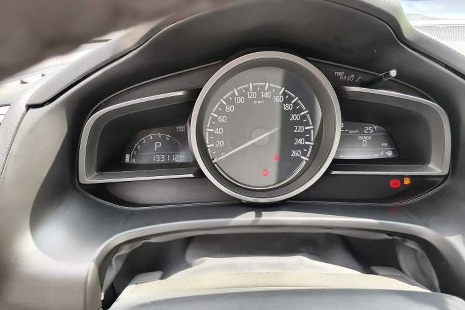 Used Mazda 3 Axela 2017 Sedan 1.5L Automatic Comfort Model China VI Standard Odometer Close Up