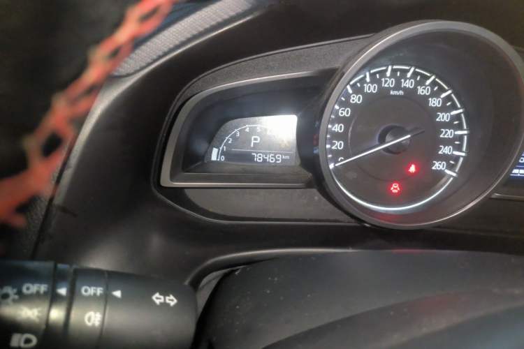 Used Mazda 3 Axela 2017 Sedan 1.5L Automatic Comfort Model Emission Standard China V Odometer Close Up