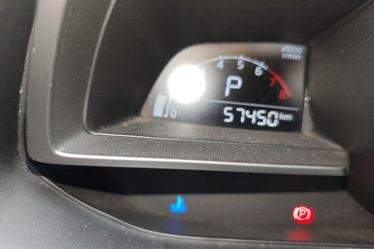 Used Mazda 3 Axela 2017 Sedan 1.5L Automatic Luxury Model Emission Standard China V Odometer Close Up
