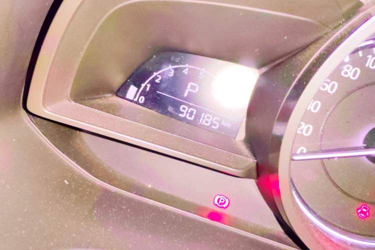 Used Mazda 3 Axela 2017 Hatchback 2.0L Automatic Luxury Model China VI Standard Odometer Close Up