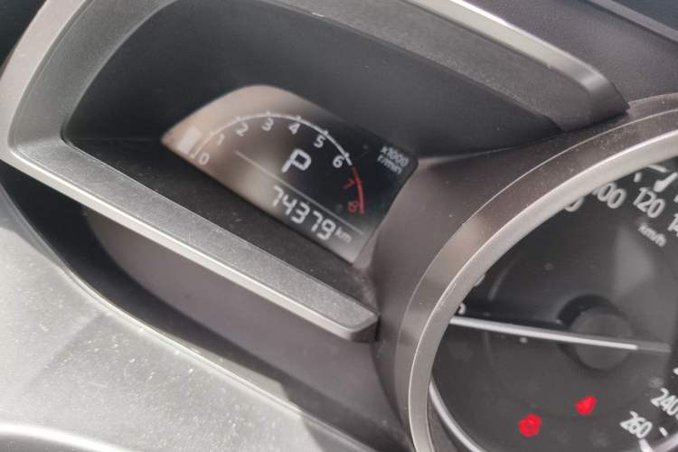 Used Mazda 3 Axela 2017 Sedan 1.5L Automatic Comfort Model Emission Standard China V Odometer Close Up