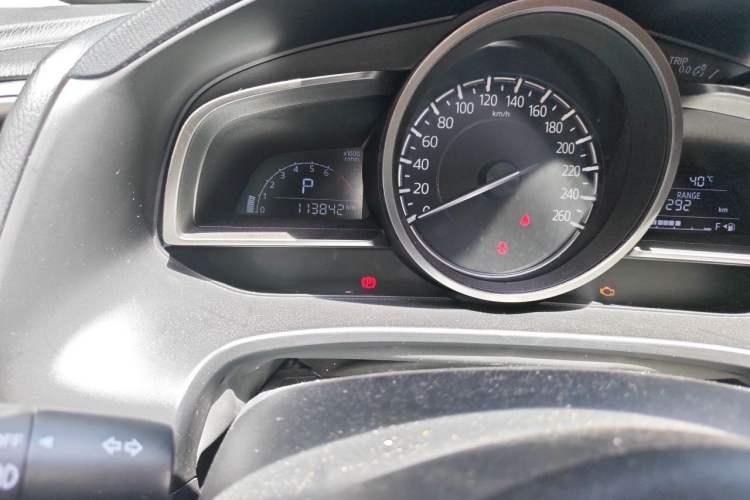 Used Mazda 3 Axela 2017 Sedan 1.5L Automatic Luxury Model Emission Standard China V Odometer Close Up