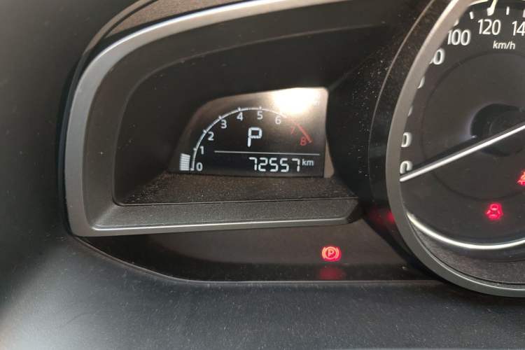 Used Mazda 3 Axela 2017 Sedan 1.5L Automatic Luxury Model Emission Standard China V Odometer Close Up