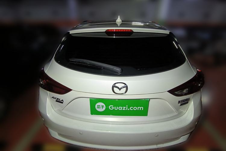 Used Mazda 3 Axela 2017 Hatchback 2.0L Automatic Luxury Model China VI Standard Rear