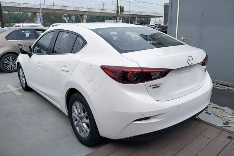 Used Mazda 3 Axela 2017 Sedan 1.5L Automatic Luxury Model China VI Standard Rear Left 45 Deg