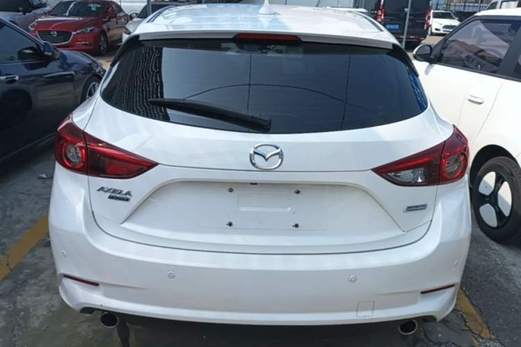 Used Mazda 3 Axela 2017 Hatchback 2.0L Automatic Sport Model China V Emission Standard Rear