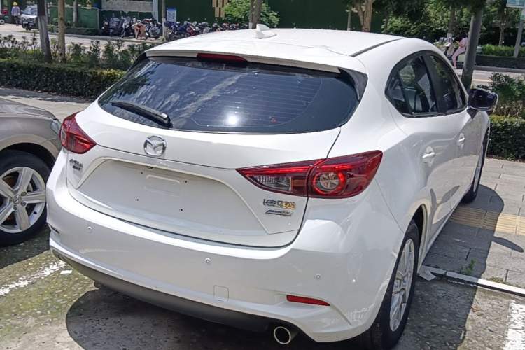 Used Mazda 3 Axela 2017 Hatchback 1.5L Automatic Luxury Model Emission Standard China V Rear Right 45 Deg