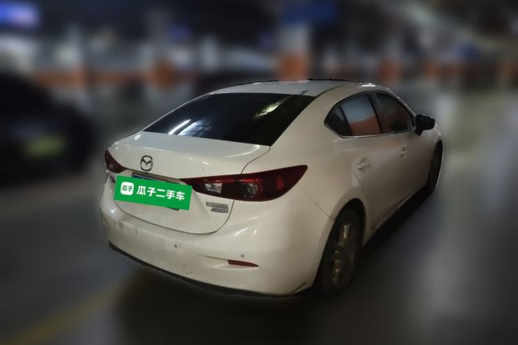 Used Mazda 3 Axela 2017 Sedan 1.5L Automatic Luxury Model China VI Standard Rear Right 45 Deg