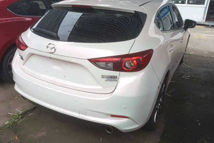 Used Mazda 3 Axela 2017 Hatchback 2.0L Automatic Sport Model China V Emission Standard Rear Right 45 Deg