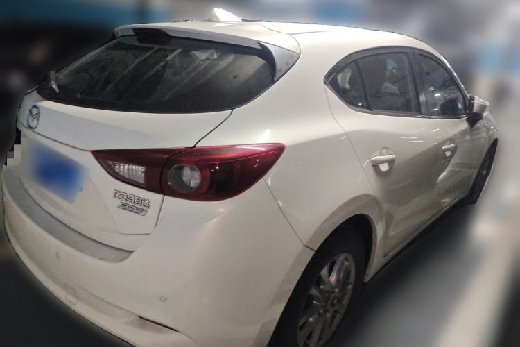 Used Mazda 3 Axela 2017 Sedan 1.5L Automatic Luxury Model China VI Standard Rear Right 45 Deg