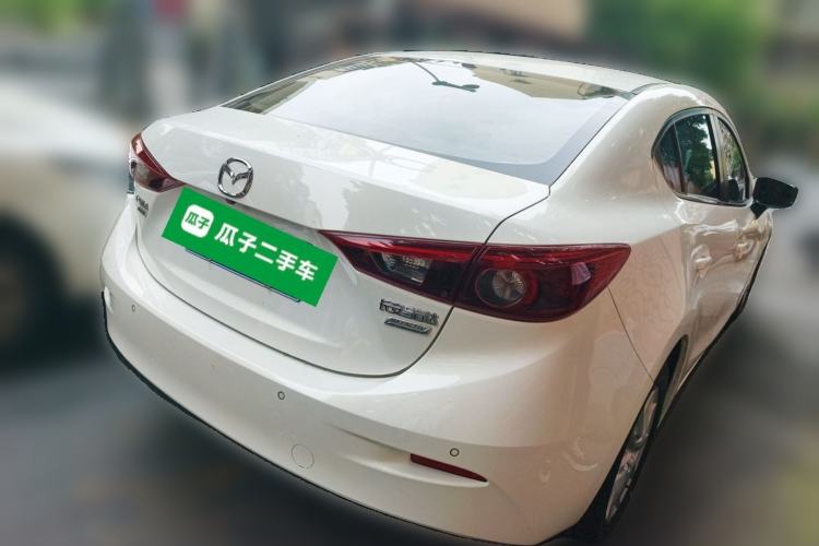 Used Mazda 3 Axela 2017 Sedan 1.5L Automatic Luxury Model China VI Standard Rear Right 45 Deg
