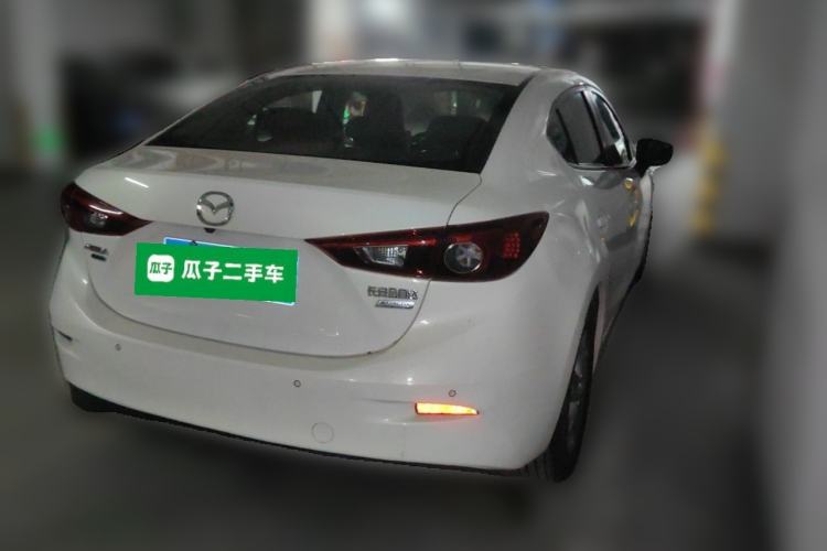 Used Mazda 3 Axela 2017 Sedan 1.5L Automatic Luxury Model China VI Standard Rear Right 45 Deg