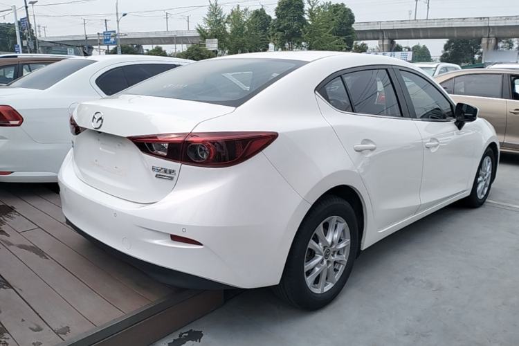 Used Mazda 3 Axela 2017 Sedan 1.5L Automatic Luxury Model China VI Standard Rear Right 45 Deg