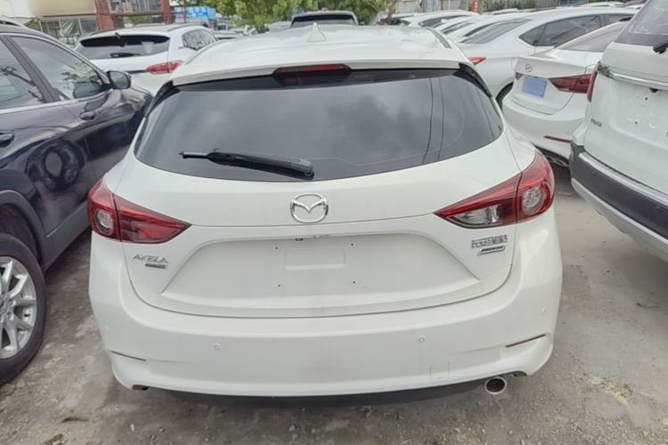 Used Mazda 3 Axela 2017 Hatchback 1.5L Automatic Luxury Model China VI Standard Rear