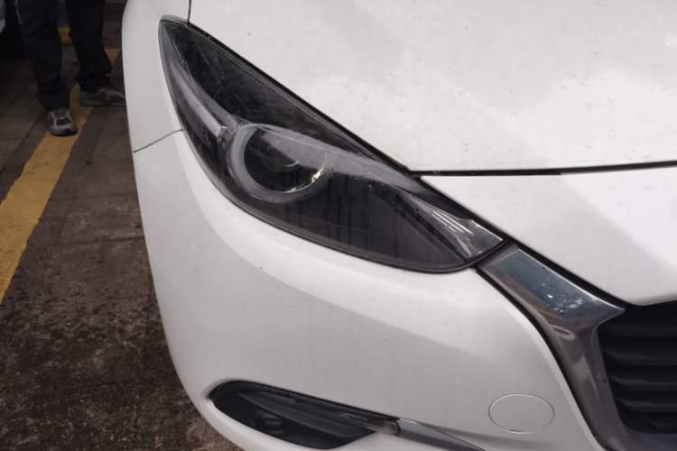 Used Mazda 3 Axela 2017 Sedan 1.5L Automatic Prestige Model China VI Standard Right Front Headlight