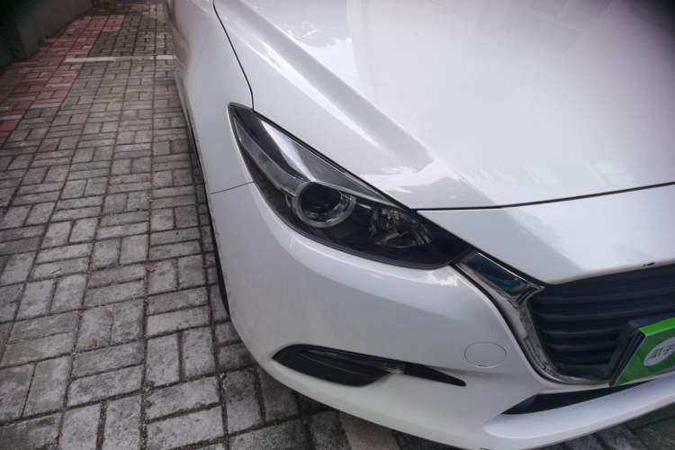 Used Mazda 3 Axela 2017 Sedan 1.5L Automatic Comfort Model Emission Standard China V Right Front Headlight