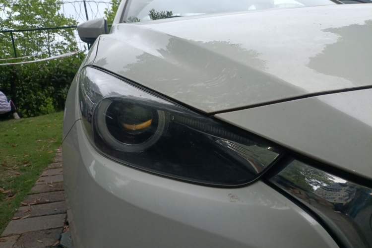 Used Mazda 3 Axela 2017 Sedan 1.5L Automatic Luxury Model Emission Standard China V Right Front Headlight