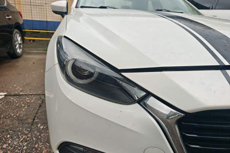 Used Mazda 3 Axela 2017 Sedan 2.0L Automatic Prestige Model China VI Standard Right Front Headlight