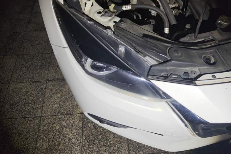 Used Mazda 3 Axela 2017 Sedan 1.5L Automatic Luxury Model Emission Standard China V Right Front Headlight