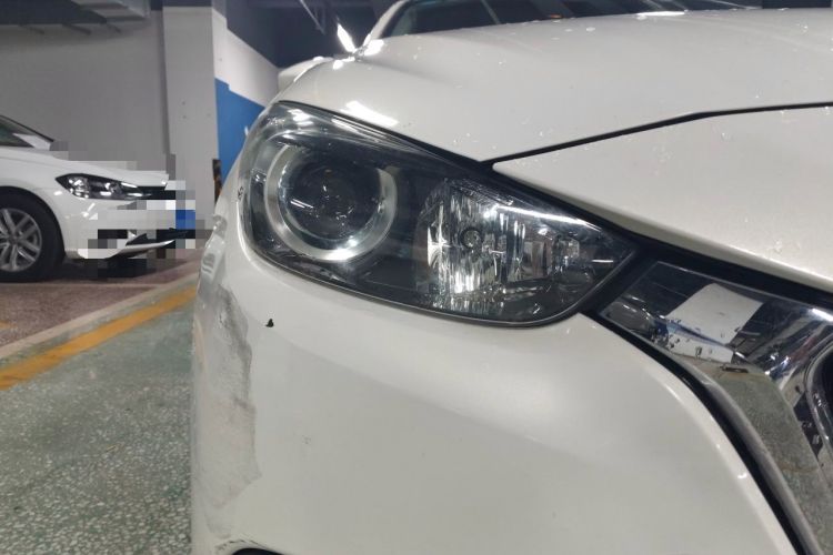 Used Mazda 3 Axela 2017 Sedan 1.5L Automatic Comfort Model China VI Standard Right Front Headlight