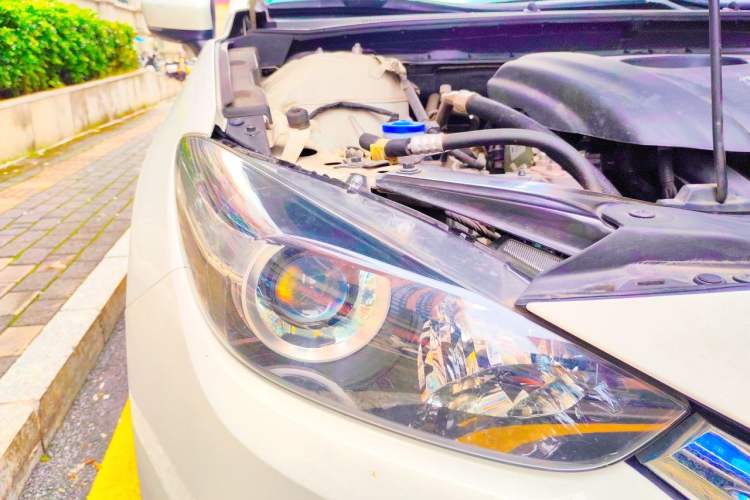 Used Mazda 3 Axela 2017 Sedan 1.5L Automatic Comfort Model China VI Standard Right Front Headlight