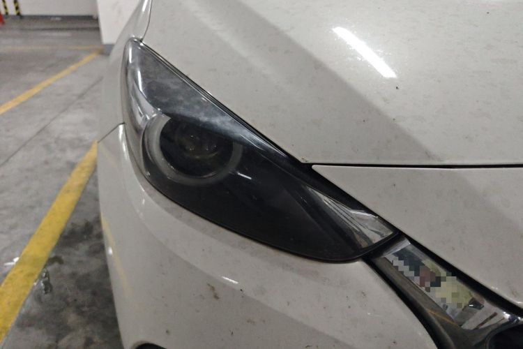Used Mazda 3 Axela 2017 Sedan 1.5L Automatic Luxury Model Emission Standard China V Right Front Headlight