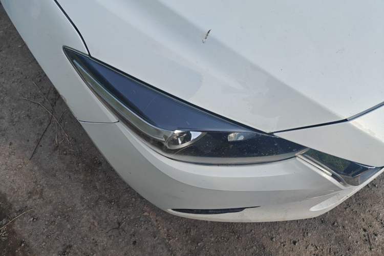 Used Mazda 3 Axela 2017 Sedan 1.5L Manual Comfort Model Emission Standard China V Right Front Headlight