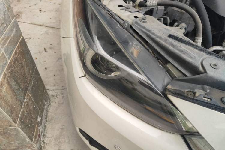 Used Mazda 3 Axela 2017 Sedan 2.0L Automatic Flagship Model China V Standard Right Front Headlight