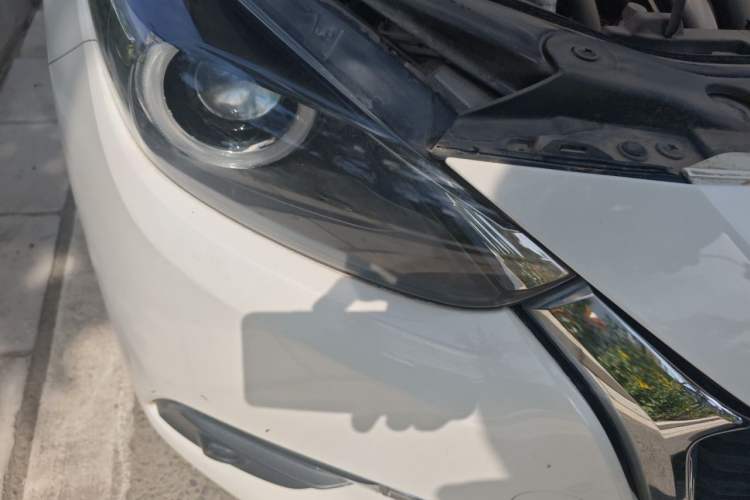 Used Mazda 3 Axela 2017 Sedan 1.5L Automatic Comfort Model China VI Standard Right Front Headlight