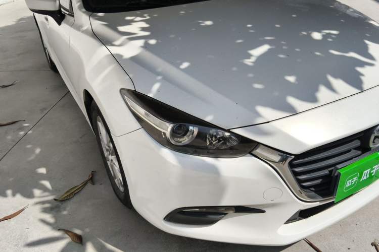 Used Mazda 3 Axela 2017 Sedan 1.5L Automatic Comfort Model Emission Standard China V Right Front Headlight