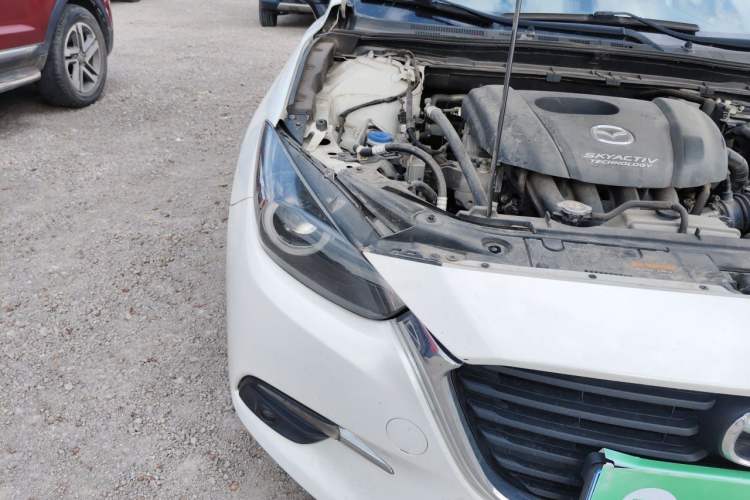 Used Mazda 3 Axela 2017 Sedan 1.5L Automatic Luxury Model Emission Standard China V Right Front Headlight
