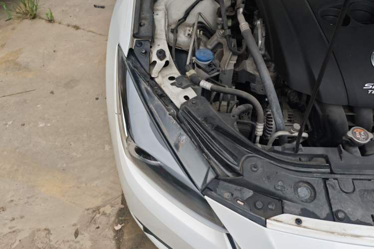 Used Mazda 3 Axela 2017 Sedan 2.0L Automatic Flagship Model China V Standard Right Front Headlight