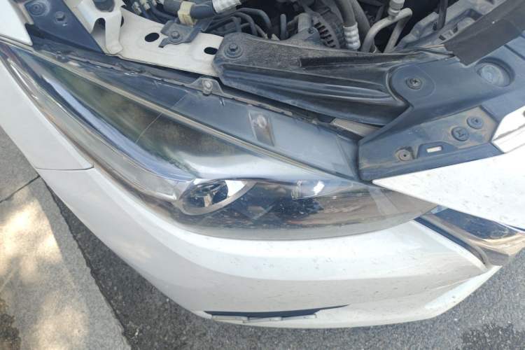 Used Mazda 3 Axela 2017 Sedan 1.5L Automatic Comfort Model Emission Standard China V Right Front Headlight
