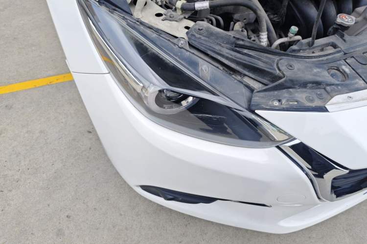 Used Mazda 3 Axela 2017 Sedan 1.5L Automatic Luxury Model Emission Standard China V Right Front Headlight