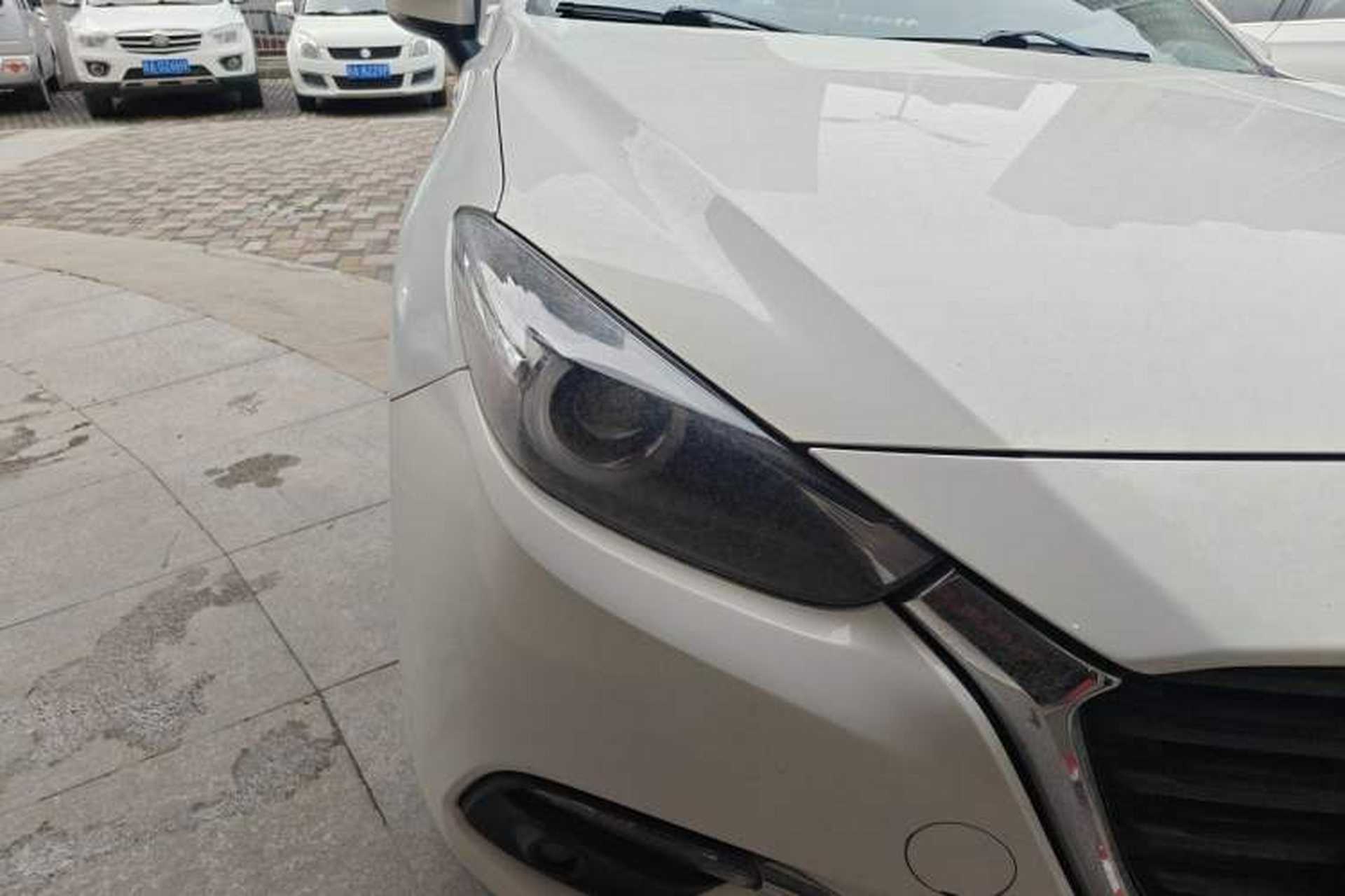 Used Mazda 3 Axela 2017 Sedan 1.5L Automatic Luxury Model Emission Standard China V Right Front Headlight