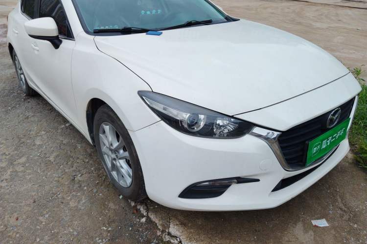 Used Mazda 3 Axela 2017 Sedan 1.5L Automatic Comfort Model Emission Standard China V Right Front Headlight