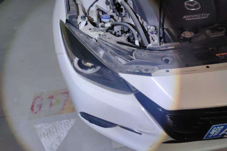 Used Mazda 3 Axela 2017 Sedan 2.0L Automatic Flagship Model China V Standard Right Front Headlight