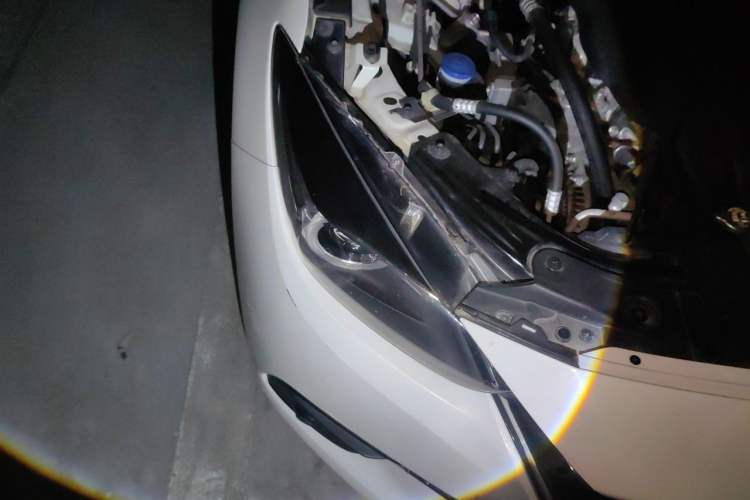 Used Mazda 3 Axela 2017 Sedan 1.5L Automatic Luxury Model China VI Standard Right Front Headlight