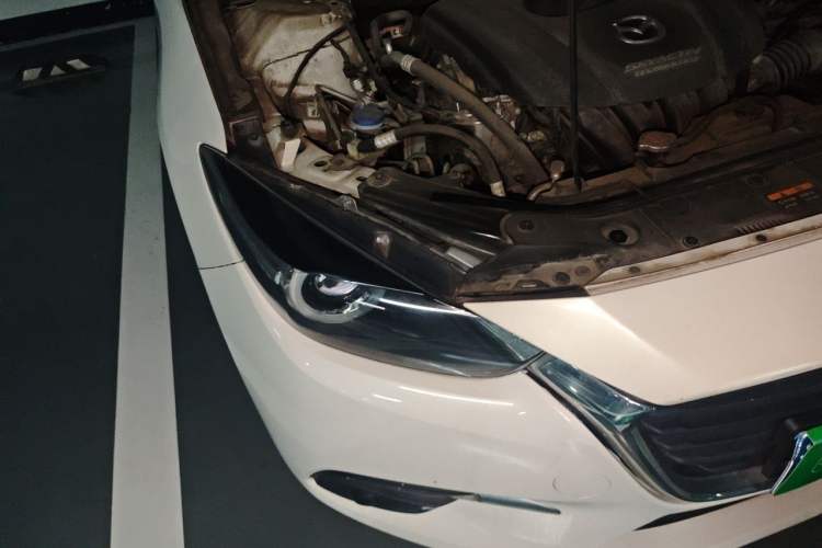 Used Mazda 3 Axela 2017 Sedan 1.5L Automatic Luxury Model Emission Standard China V Right Front Headlight
