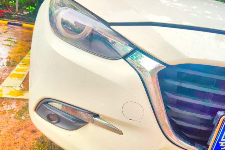 Used Mazda 3 Axela 2017 Sedan 1.5L Automatic Luxury Model China VI Standard Right Front Headlight