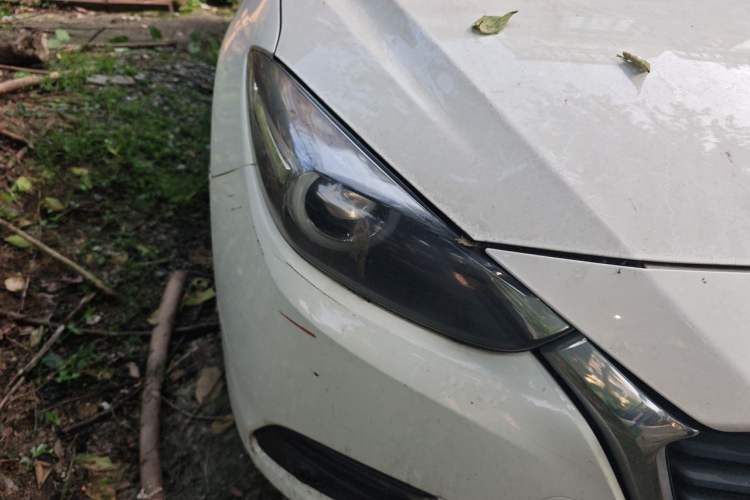 Used Mazda 3 Axela 2017 Sedan 1.5L Automatic Luxury Model Emission Standard China V Right Front Headlight
