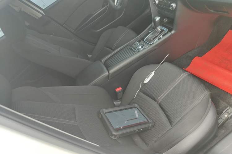 Used Mazda 3 Axela 2017 Sedan 1.5L Automatic Luxury Model Emission Standard China V Right Front Seat