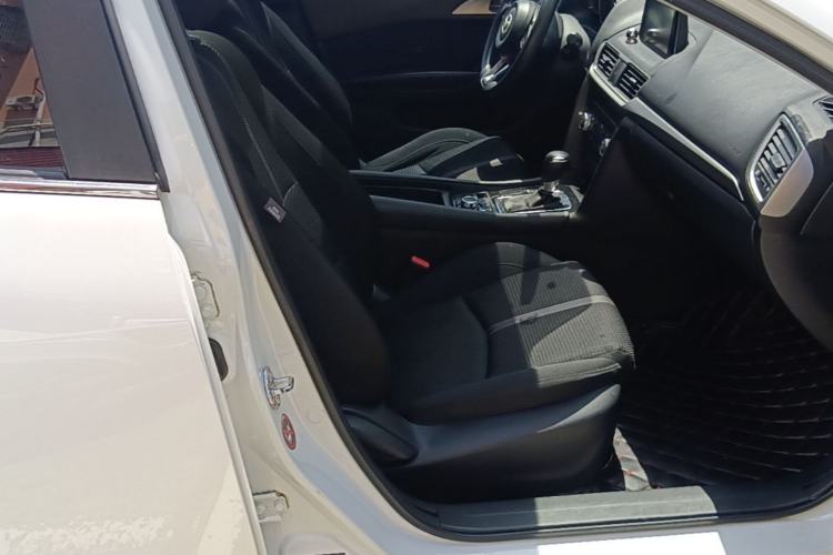 Used Mazda 3 Axela 2017 Hatchback 1.5L Automatic Luxury Model Emission Standard China V Right Front Seat