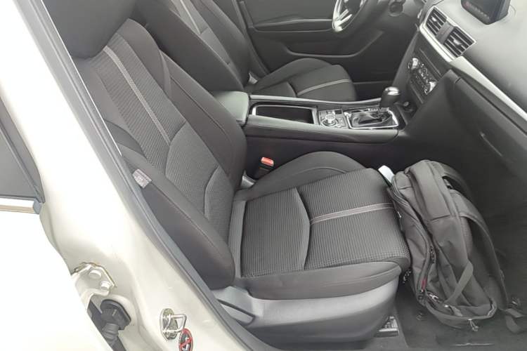 Used Mazda 3 Axela 2017 Sedan 1.5L Automatic Luxury Model Emission Standard China V Right Front Seat